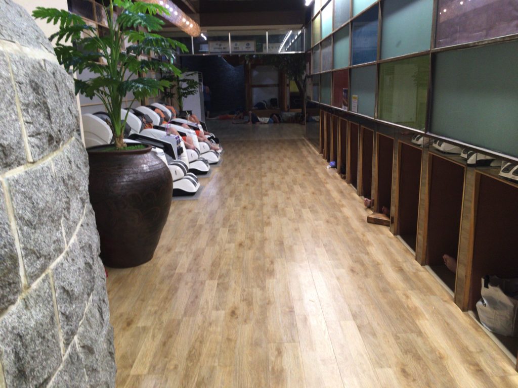 SPAREX スパレックス　洞窟　マッサージ　　館内