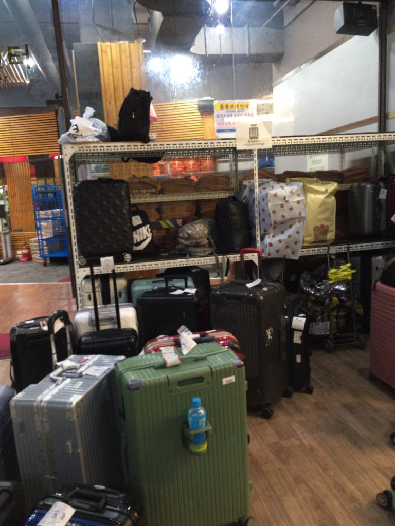 スパレックス　SPAREX 東大門　荷物置き場