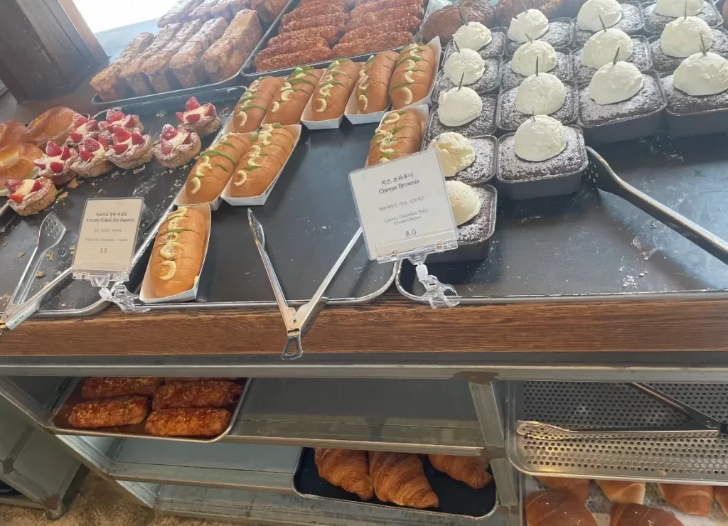 onion 韓国 パン メニュー　昼